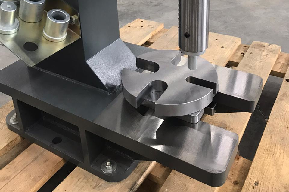 Faseplate for stacking out of cardan shafts universal joints from Enset