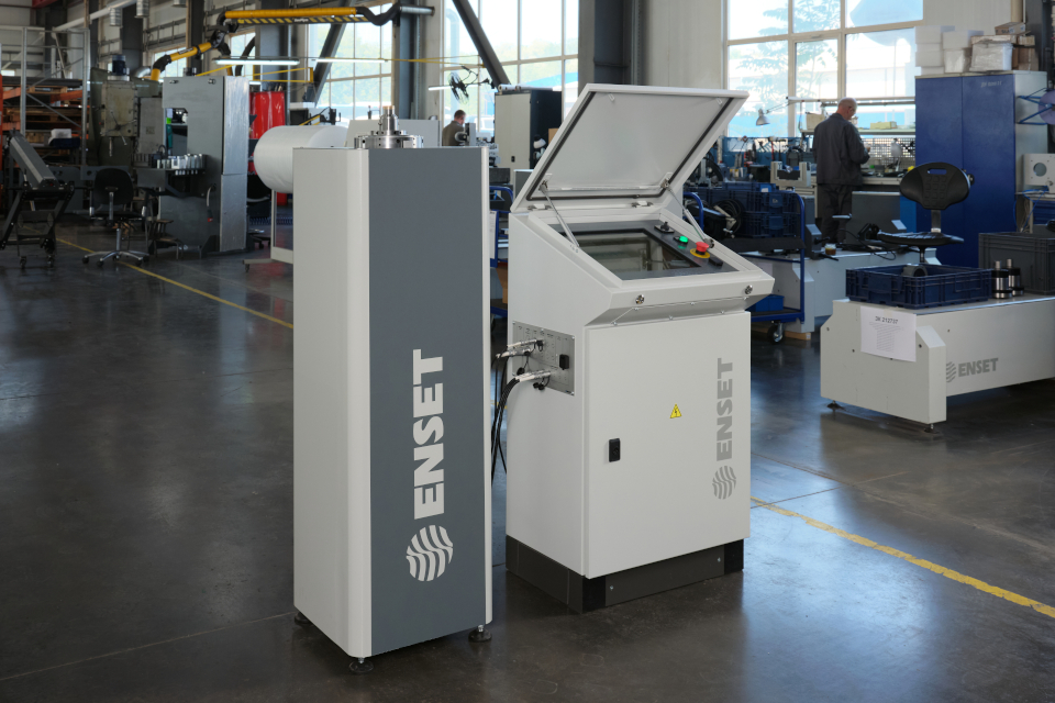 Hard-bearing balancing machine VERTICAL-15