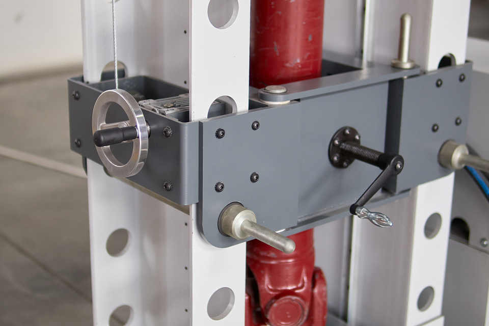 GOLIATH Press for Replacing Center Bearings