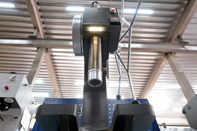 Depth gauge with digital display