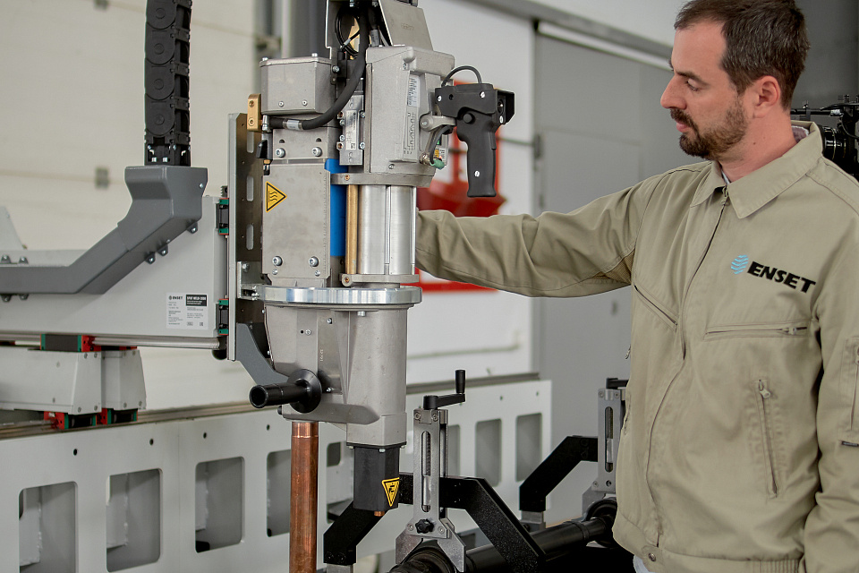 Spot welding gantry from the manufacturer Enset LLC