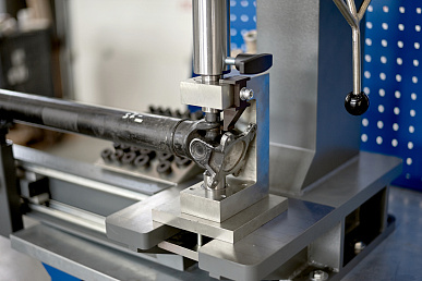 Beam for cardan shafts support