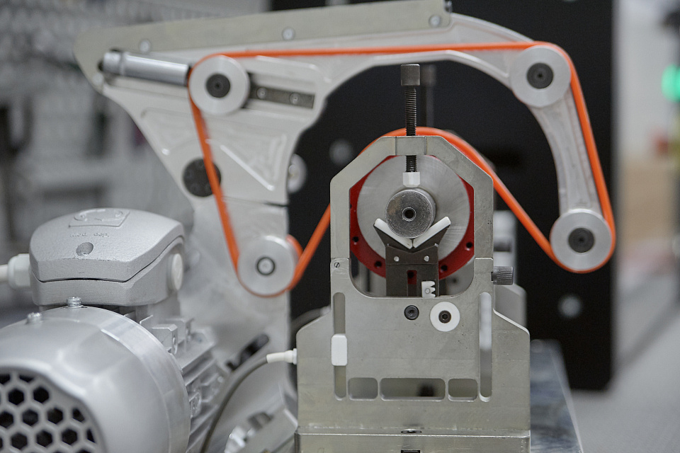 Machine for balancing rotors DBR-3 from Enset