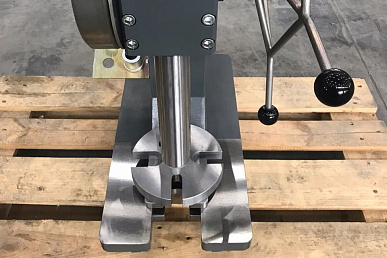 Faseplate for stacking out of cardan shafts universal joints