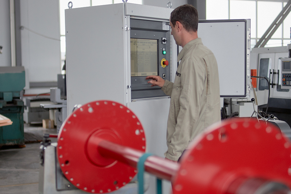 Soft bearing rotor-balancing machine for rotors up to 3000 kg DBR-3000S from the manufacturer Enset